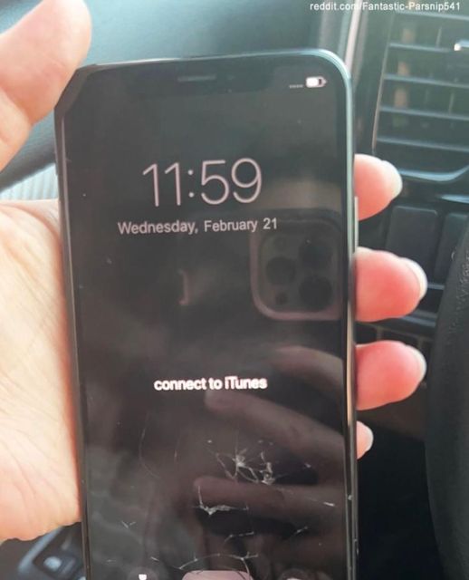 I Discovered a Hidden Phone Beneath a Seat in My Husband’s Car – And It Turned His World Upside Down